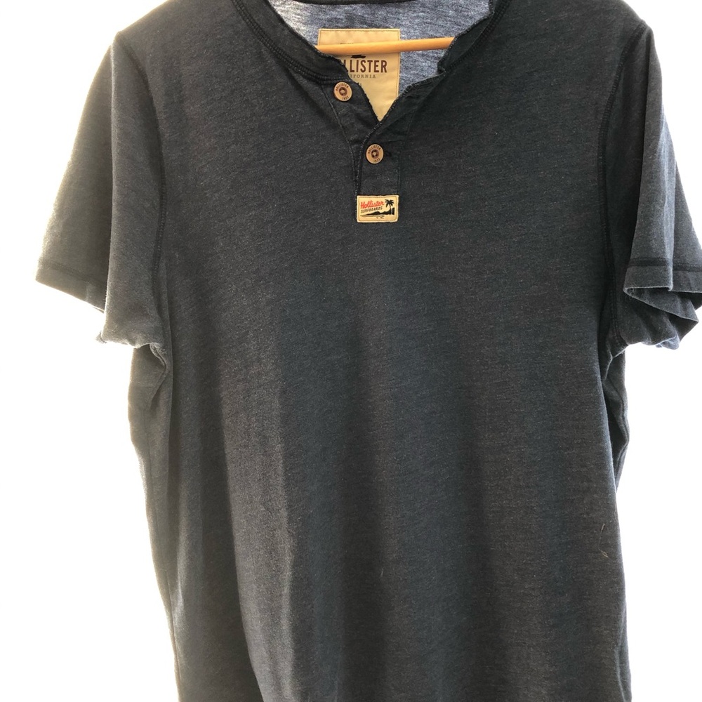 Men’s Hollister T-shirt